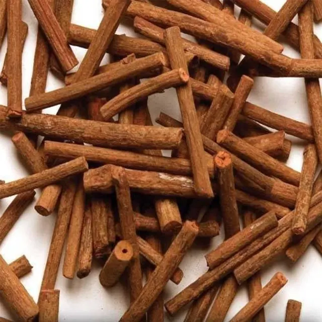 Dried madder root sticks